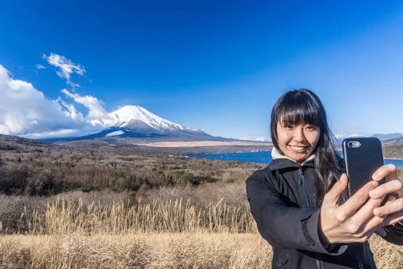 Mount Fuji eSIM Guide: Coverage & Traveler Tips for Fujigoko