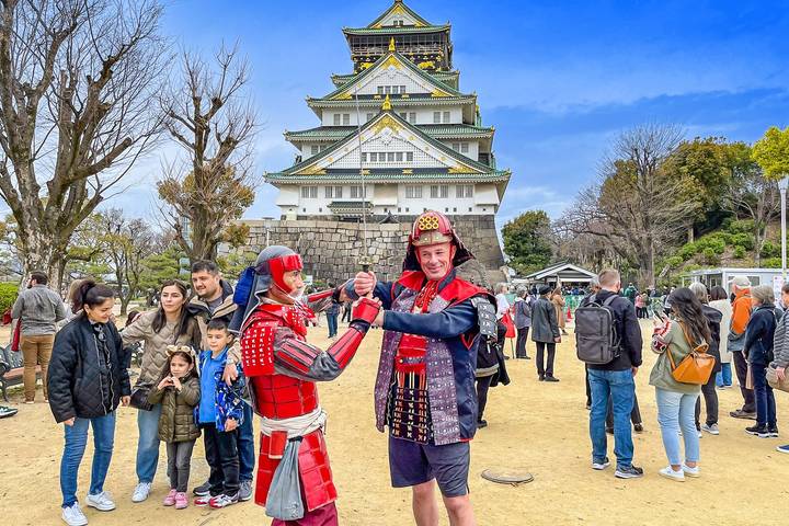 Cultural and Heritage Tours: eSIMs for Slow-Travel Groups in Japan